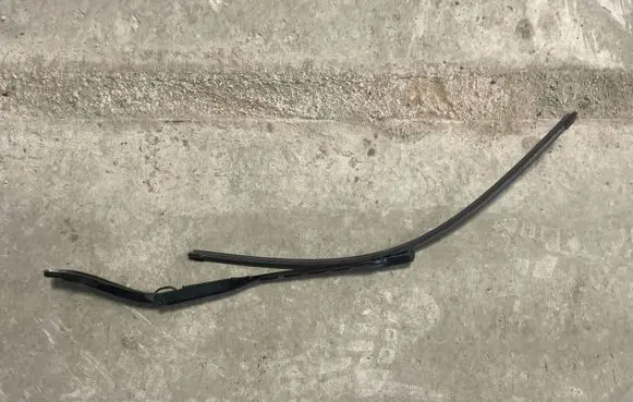 Mercedes-Benz GL X166 Windshield/front glass wiper blade A04130