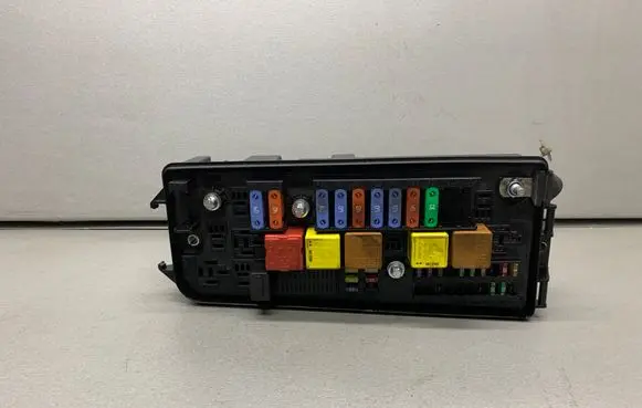Opel Signum Fuse module 13170899 519066104