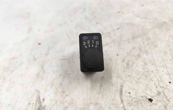 Nissan Primera Headlight level height control switch 37044A