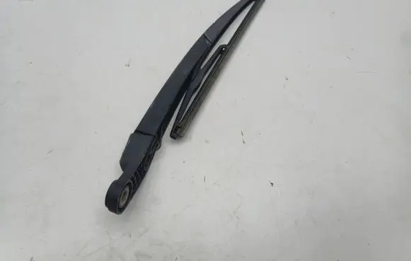 Peugeot 407 Rear wiper blade arm 