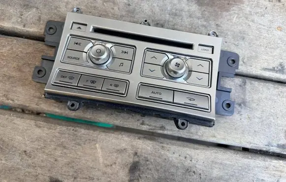 Jaguar XF X250 Climate control unit 8X2318C858AG