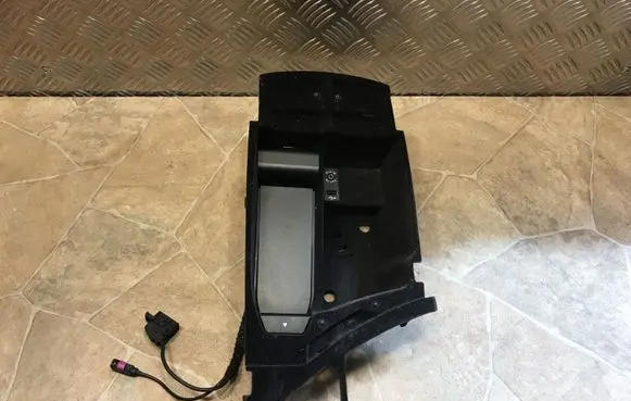 BMW 5 F10 F11 Glove box 9206731