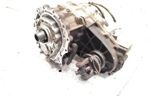 Nissan King Cab, Navara Gearbox transfer box case 