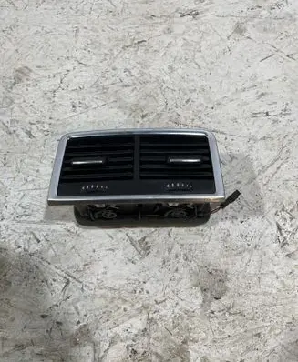 Audi Q7 4L Rear air vent grill 4L0819203