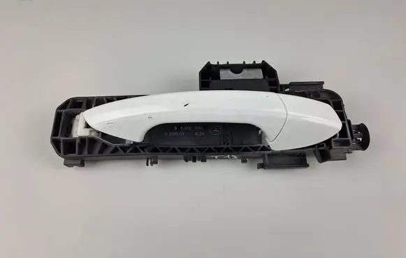 Mercedes-Benz S W221 Rear door exterior handle/bracket A2047601634