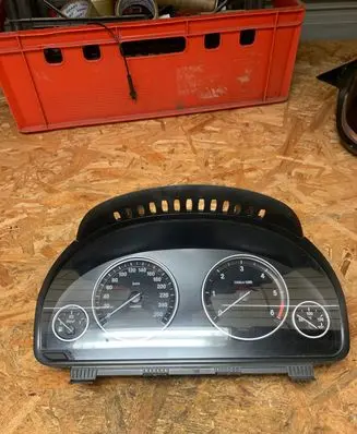 BMW 5 F10 F11 Speedometer (instrument cluster) 9348714