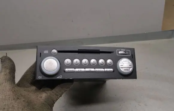 Mitsubishi Colt Radio/CD/DVD/GPS head unit MR587702HA DY2E56GYTH 49067161A