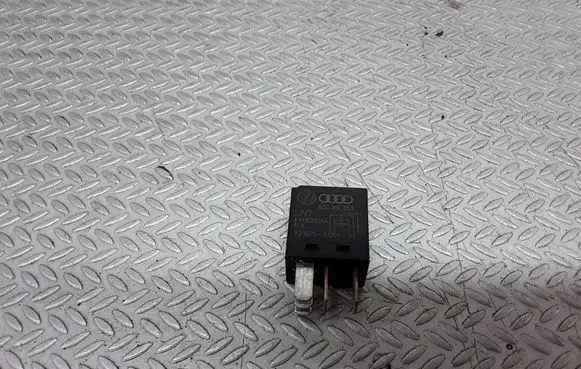 Audi A4 S4 B5 8D Other relay 8Z0951253