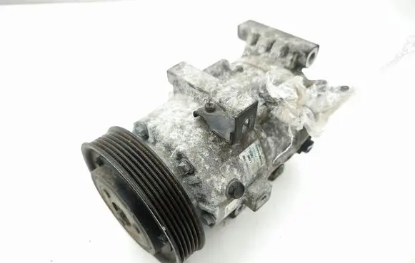 KIA Sportage Air conditioning (A/C) compressor (pump) 97701D7300