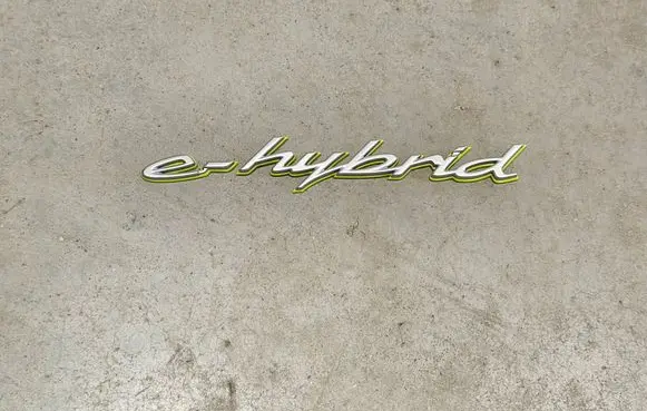 Porsche Cayenne (9Y0 9Y3) Fender model badge letters 