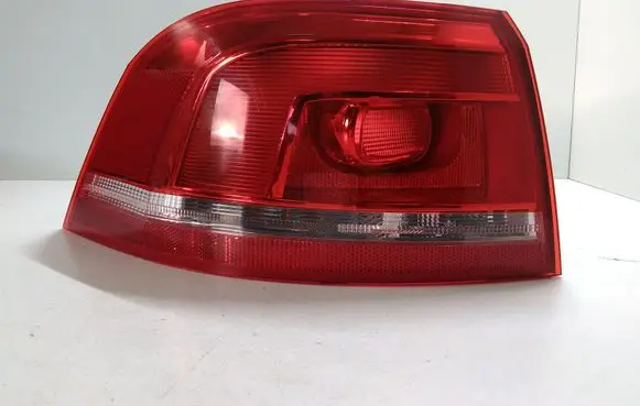 Volkswagen PASSAT B7 Rear/tail lights 3AF945095E