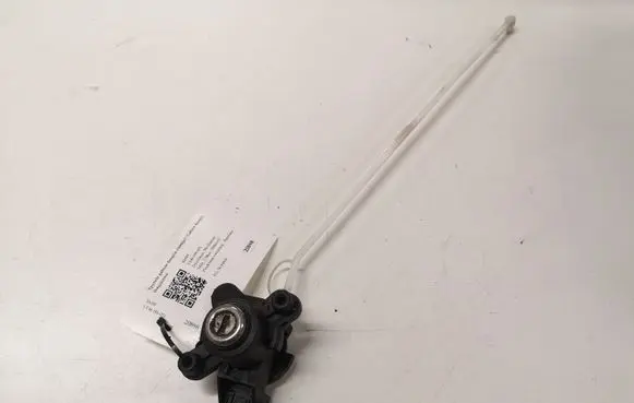 BMW 3 E46 Tailgate exterior lock 8196052