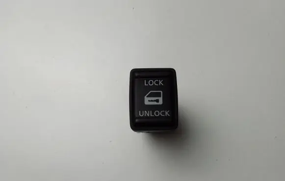 Nissan Navara D23 Central locking switch button 252104KJ0A