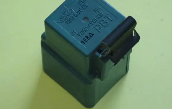 Ford Escort Other relay 95AG8C616E1B V23141-A1001-X10 V23141A1001X10