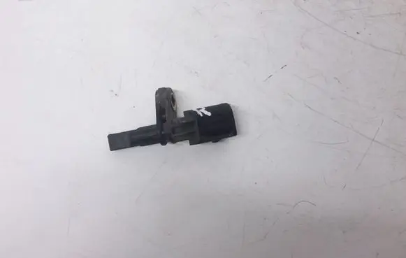 Volkswagen PASSAT B6 ABS brake wheel speed sensor 7H0927804