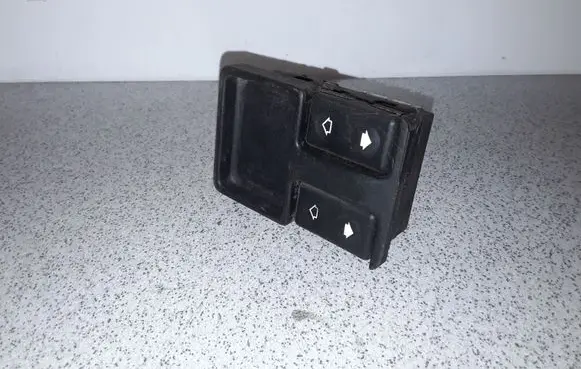 BMW 5 E34 Electric window control switch 1374491