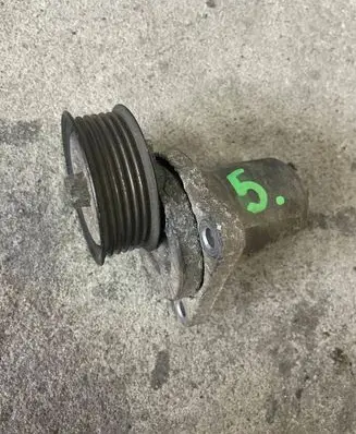 Mazda 6 Generator/alternator belt tensioner
