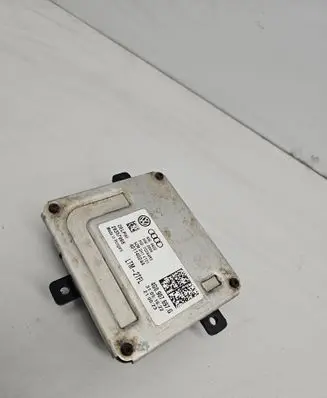 Volkswagen PASSAT B8 Headlight ballast module Xenon 4G0907697G 401140244 28357968
