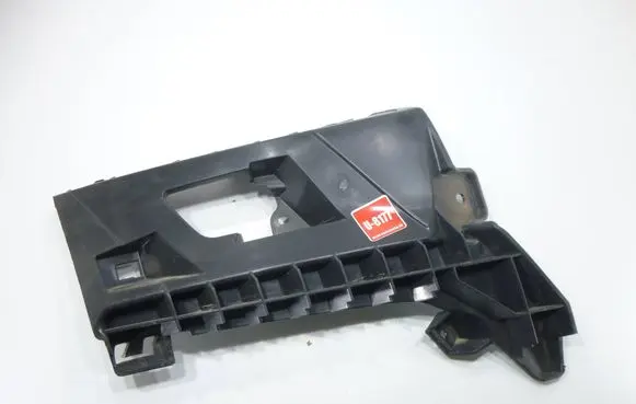 Front bumper mounting bracket