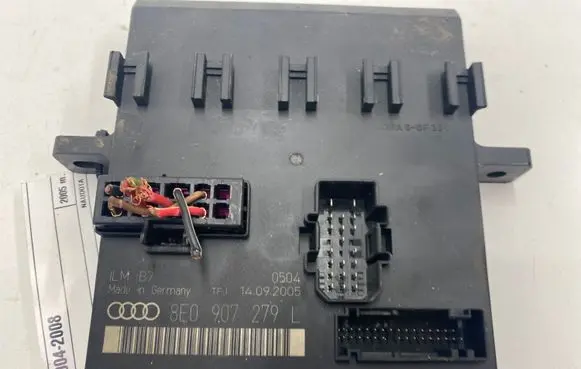 Audi A4 S4 B7 8E 8H Comfort/convenience module 8E0907279L