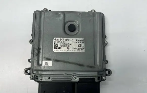 Mercedes-Benz Sprinter W906 Engine control unit/module A6429007100 0281016633