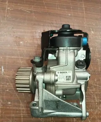 Dacia Dokker Fuel injection high pressure pump 0445010704 167007358R