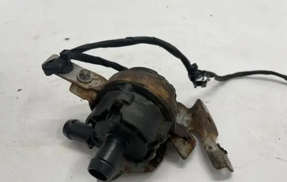 Mercedes-Benz CLA C117 X117 W117 Electric auxiliary coolant/water pump A0005000686