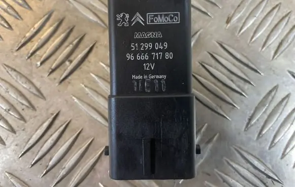 Glow plug pre-heat relay