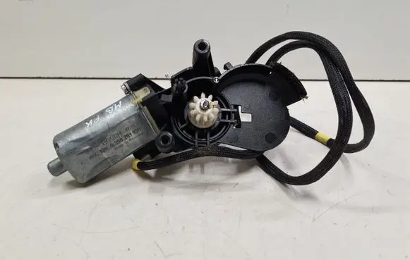 Mercedes-Benz C W203 Seat adjustment motor A2038201942KZ 820418064 0390201939