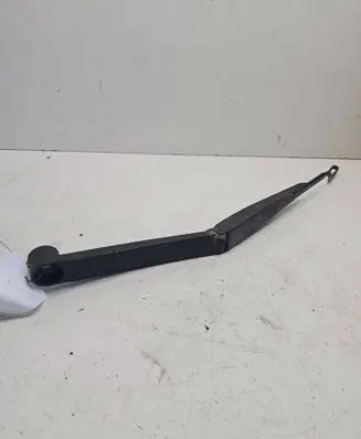 Front wiper blade arm