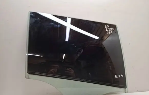 Rear door window glass