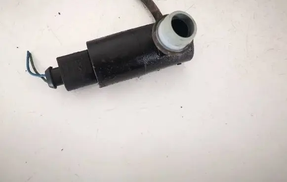 Toyota Yaris Windscreen/windshield washer pump 
