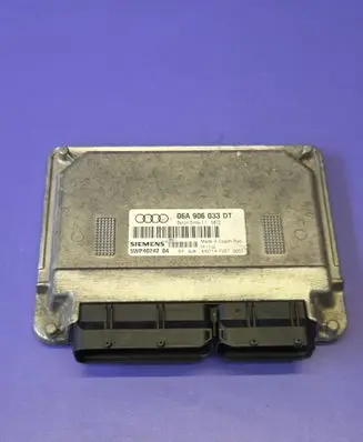 Audi A3 S3 8P Engine control unit/module 06A906033DT 5WP4024204