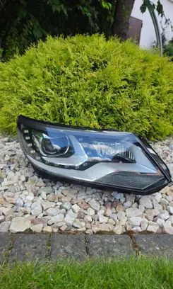 Volkswagen Tiguan Headlight/headlamp 5N1941752