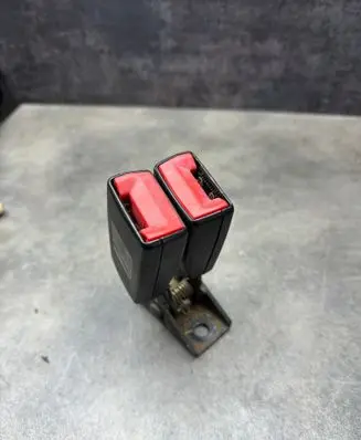 Porsche Cayenne (9PA) Middle seatbelt buckle (rear) 7L0857822B 13052003