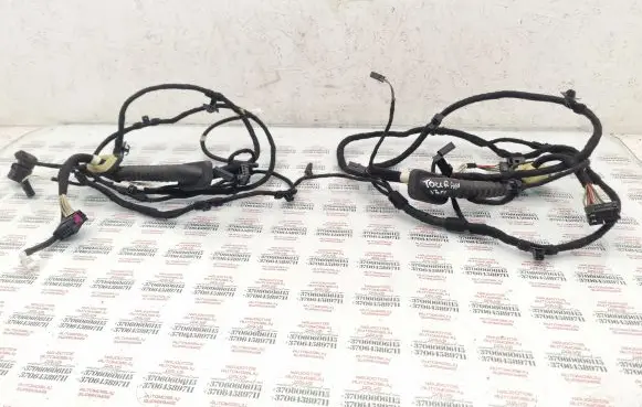 Volkswagen Touran II Tailgate/trunk wiring harness 1T1971148 1T1971147