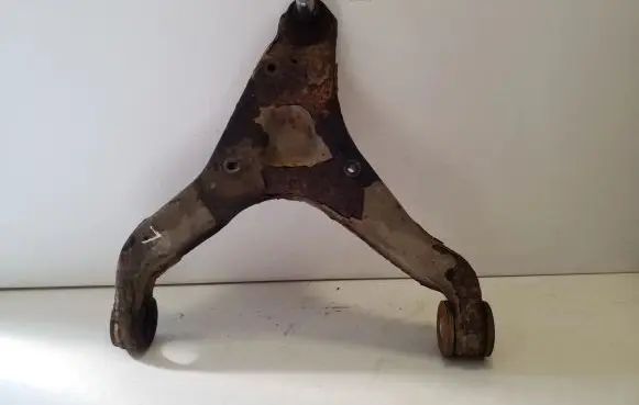 Iveco Daily 5th gen Front lower control arm/wishbone