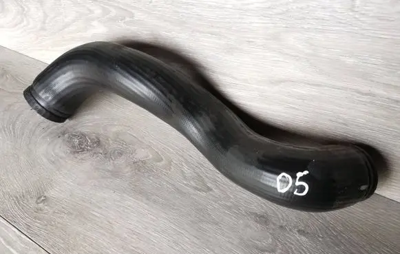 Volvo V70 Intercooler pipe mounting bracket 