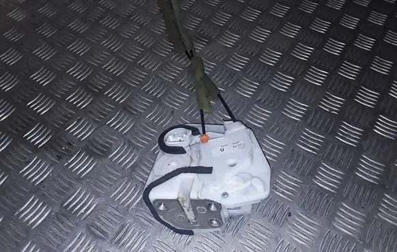 Mazda CX-5 Front door lock