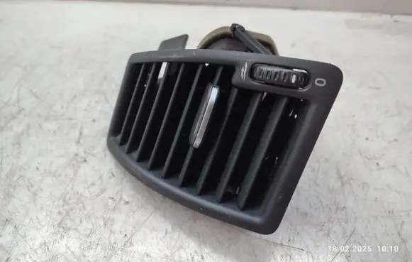 Volvo XC90 Dashboard side air vent grill/cover trim 3409398