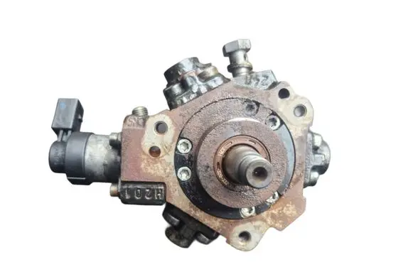 Audi A8 S8 D3 4E Fuel injection high pressure pump 059130755S 0445010171