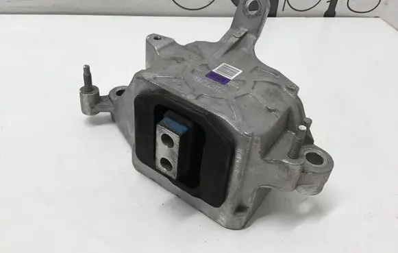 Hyundai Tucson IV NX4 Engine mount bracket