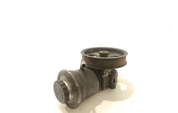 Toyota Corolla Verso E121 Power steering pump