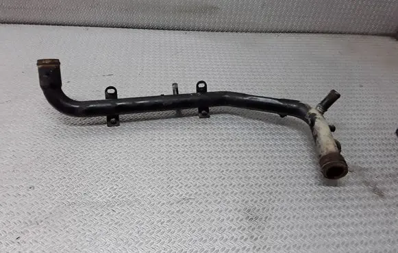 Coolant pipe/hose