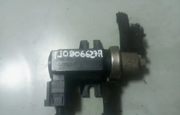Audi A6 S6 C5 4B Turbo solenoid valve 1J0906627A