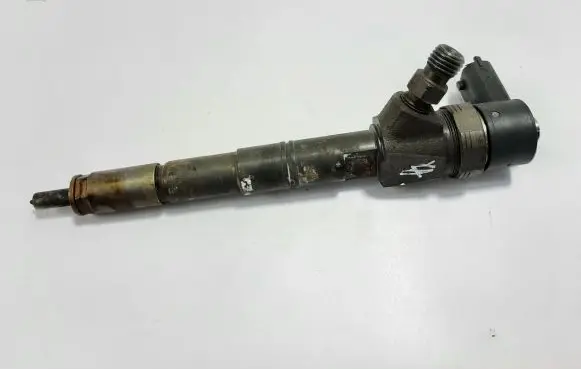 Opel Zafira C Fuel injector 55577668 0445110423