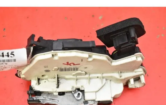 Skoda Octavia Mk3 (5E) Front door lock 5E1837015