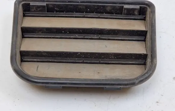 Jaguar XF X250 Quarter panel pressure vent 