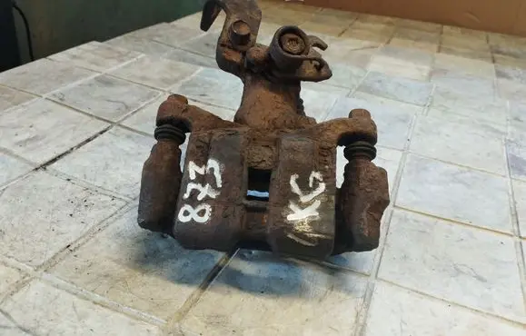 Rear brake caliper