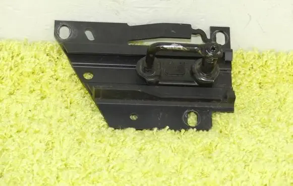 Audi A4 S4 B9 Engine bonnet/hood lock/latch loop/hook 8W0823186E